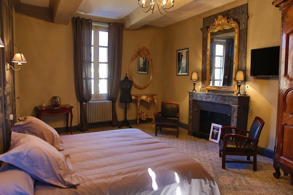 Hotel Le 4 Feuilles En.Camargue Bernis Zewnętrze zdjęcie